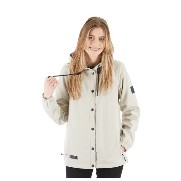 Saga Crew Jacket - Picture 3 of 10